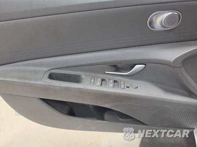 2025 Hyundai Elantra SE - zdjęcie 9 z 32 - miniatura
