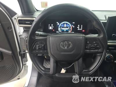 2025 Toyota Tacoma SR Crew Cab Medium Bed - zdjęcie 10 z 20 - miniatura