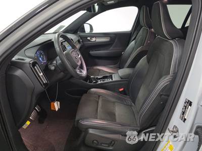 2022 Volvo XC40 T4 R-Design - zdjęcie 7 z 21 - miniatura