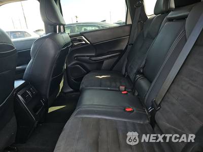 2022 Mitsubishi Outlander SE - zdjęcie 13 z 26 - miniatura