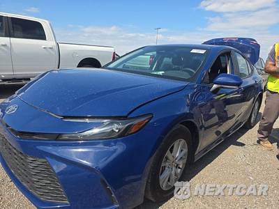2026 Toyota Camry LE - zdjęcie 1 z 24 - miniatura