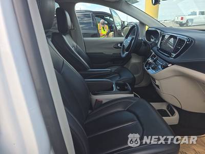 2023 Chrysler Pacifica Hybrid Touring L 121.6" WB - zdjęcie 8 z 26 - miniatura