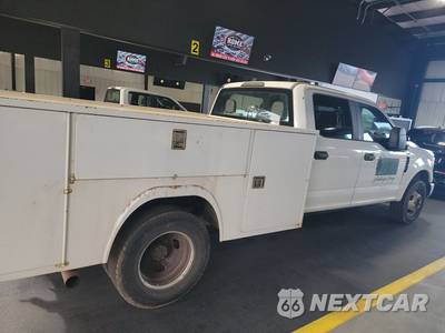 2018 Ford Super Duty F-350 Cab Chassis XL Crew Cab DRW - zdjęcie 4 z 18 - miniatura