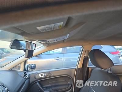 2014 Ford Fiesta SE Hatchback - zdjęcie 18 z 27 - miniatura