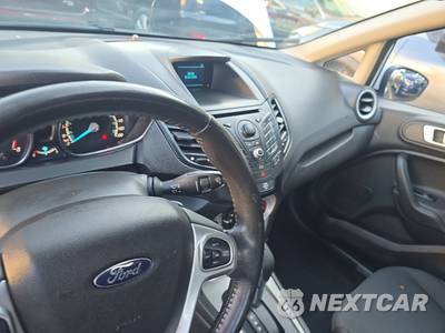 2014 Ford Fiesta SE Hatchback - zdjęcie 11 z 27 - miniatura