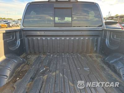 2021 Nissan TITAN SV Crew Cab Short Bed - zdjęcie 16 z 19 - miniatura