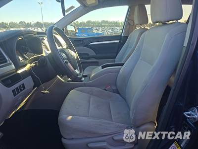 2016 Toyota Highlander LE - zdjęcie 7 z 35 - miniatura