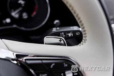 2022 Bentley Bentayga V8 - zdjęcie 73 z 95 - miniatura