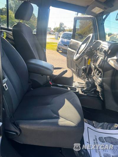 2015 Jeep Wrangler Unlimited Sport - zdjęcie 10 z 11 - miniatura