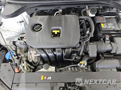 2020 Hyundai Elantra SEL Sedan - zdjęcie 15 z 28 - miniatura