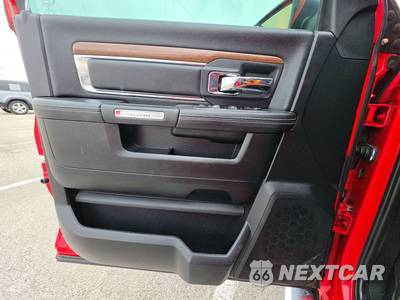 2015 Ram 1500 Laramie Extended Cab Medium Bed - zdjęcie 9 z 25 - miniatura