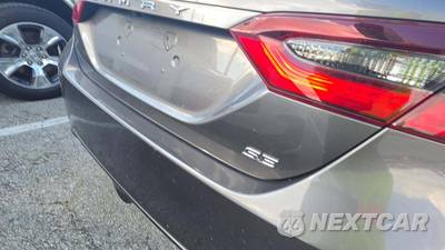 2022 Toyota Camry SE - zdjęcie 21 z 30 - miniatura
