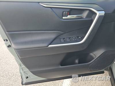2023 Toyota RAV4 Hybrid XLE - zdjęcie 9 z 20 - miniatura