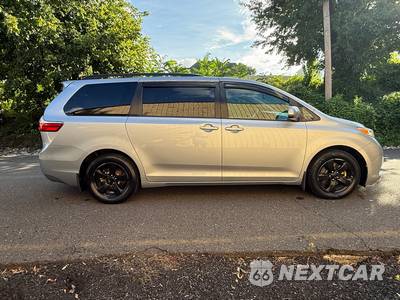 2015 Toyota Sienna LE 8-Passenger 119.3" WB - zdjęcie 12 z 85 - miniatura