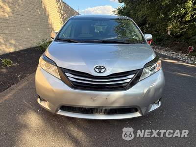 2015 Toyota Sienna LE 8-Passenger 119.3" WB - zdjęcie 14 z 85 - miniatura