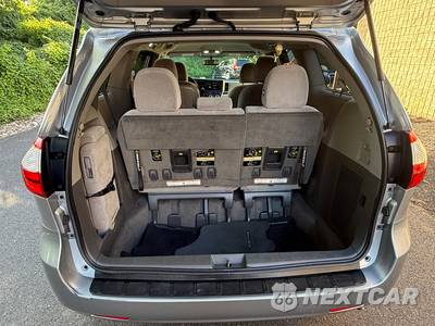 2015 Toyota Sienna LE 8-Passenger 119.3" WB - zdjęcie 42 z 85 - miniatura