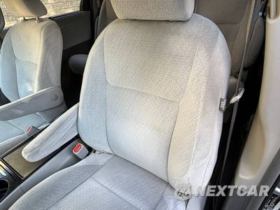 2015 Toyota Sienna LE 8-Passenger 119.3" WB - zdjęcie 45 z 85 - miniatura
