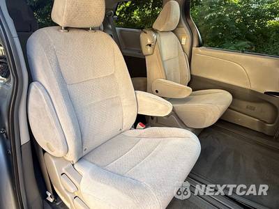 2015 Toyota Sienna LE 8-Passenger 119.3" WB - zdjęcie 49 z 85 - miniatura