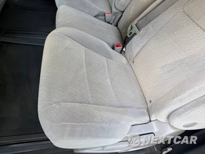 2015 Toyota Sienna LE 8-Passenger 119.3" WB - zdjęcie 55 z 85 - miniatura