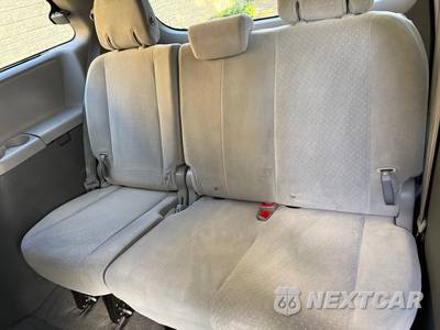 2015 Toyota Sienna LE 8-Passenger 119.3" WB - zdjęcie 58 z 85 - miniatura