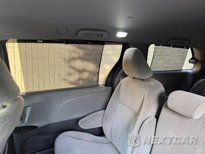 2015 Toyota Sienna LE 8-Passenger 119.3" WB - zdjęcie 64 z 85 - miniatura