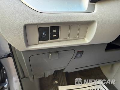 2015 Toyota Sienna LE 8-Passenger 119.3" WB - zdjęcie 70 z 85 - miniatura