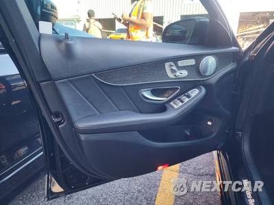 2020 Mercedes-Benz C 300 4MATIC Sedan - zdjęcie 9 z 33 - miniatura