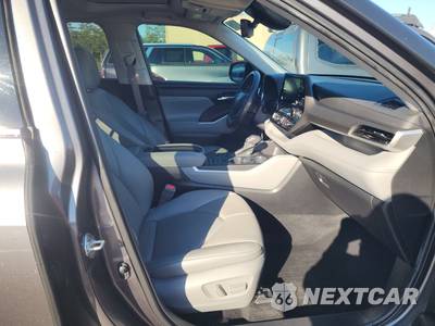 2022 Toyota Highlander XLE - zdjęcie 8 z 25 - miniatura