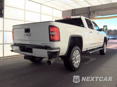 2019 GMC Sierra 2500 Denali HD Crew Cab Medium Bed 5SA - zdjęcie 4 z 31 - miniatura
