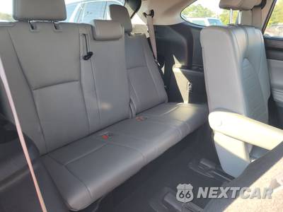 2022 Toyota Highlander XLE - zdjęcie 14 z 25 - miniatura