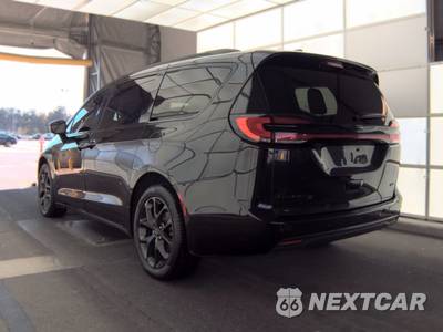 2022 Chrysler Pacifica Touring L 121.6" WB - zdjęcie 6 z 33 - miniatura
