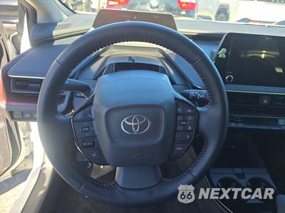 2026 Toyota Prius Plug-In Hybrid SE - zdjęcie 10 z 20 - miniatura