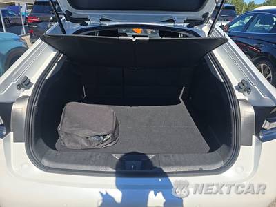 2026 Toyota Prius Plug-In Hybrid SE - zdjęcie 16 z 20 - miniatura