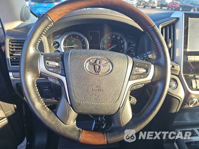 2019 Toyota Land Cruiser - zdjęcie 10 z 19 - miniatura