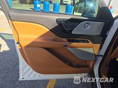 2022 Lincoln Aviator Black Label - zdjęcie 9 z 24 - miniatura