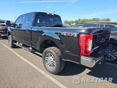 2017 Ford Super Duty F-350 Lariat Crew Cab Medium Bed - zdjęcie 6 z 24 - miniatura