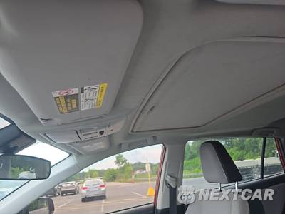 2017 Toyota RAV4 XLE - zdjęcie 14 z 26 - miniatura