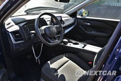 2025 Nissan Rogue SV - zdjęcie 10 z 18 - miniatura