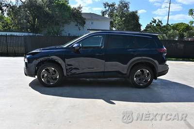 2025 Nissan Rogue SV - zdjęcie 7 z 18 - miniatura