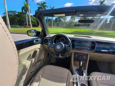 2013 Volkswagen Beetle Convertible 2.5L - zdjęcie 29 z 51 - miniatura