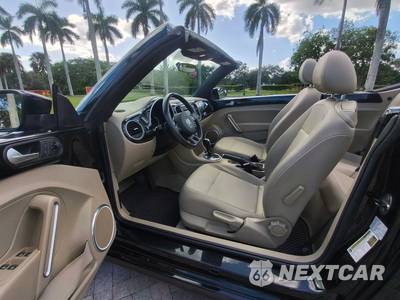 2013 Volkswagen Beetle Convertible 2.5L - zdjęcie 4 z 51 - miniatura