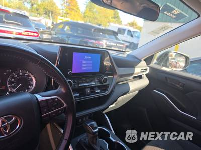 2024 Toyota Highlander LE - zdjęcie 11 z 37 - miniatura