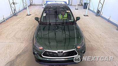2024 Toyota Highlander LE - zdjęcie 2 z 37 - miniatura