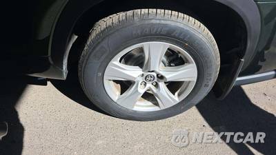 2024 Toyota Highlander LE - zdjęcie 23 z 37 - miniatura