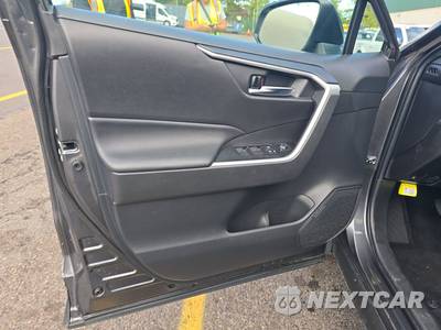 2022 Toyota RAV4 Hybrid XLE - zdjęcie 9 z 24 - miniatura