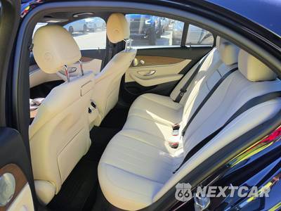 2018 Mercedes-Benz E 300 4MATIC Sedan - zdjęcie 13 z 24 - miniatura