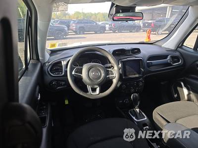 2023 Jeep Renegade Latitude - zdjęcie 11 z 20 - miniatura