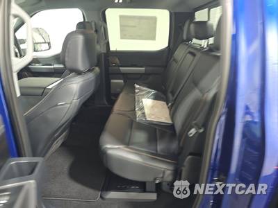 2026 Ford Super Duty F-450 Lariat Crew Cab Long Bed DRW - zdjęcie 13 z 17 - miniatura