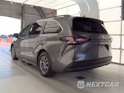 2021 Toyota Sienna XLE 7-Passenger 120.5" WB - zdjęcie 6 z 39 - miniatura