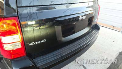 2016 Jeep Patriot Latitude - zdjęcie 35 z 41 - miniatura